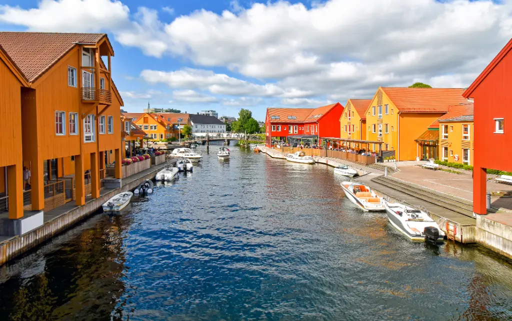 Bezirk Fiskebrygga in Kristiansand, Norwegen